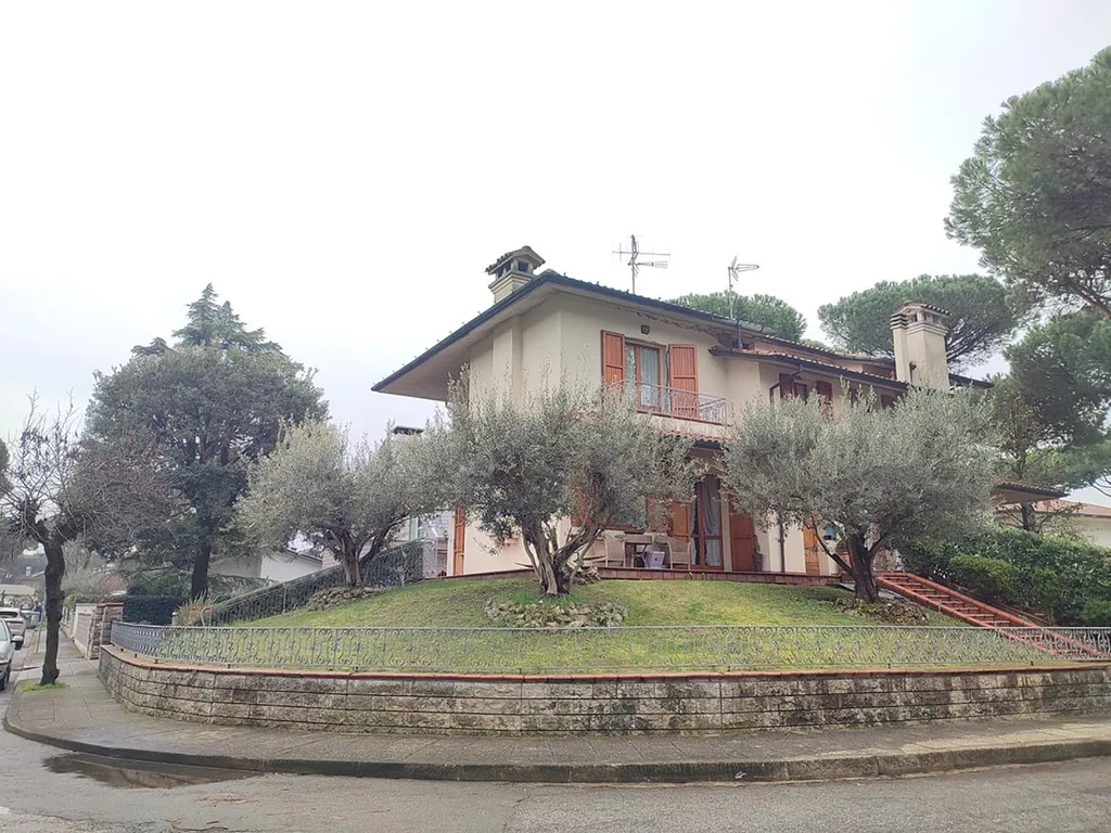 Villa bifamiliare in vendita a Milano Marittima