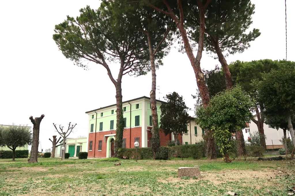 Villa bifamiliare in vendita a Castiglione di Ravenna
