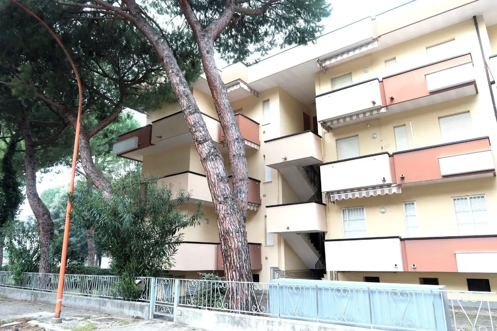 Trilocale con balcone in vendita a Pinarella