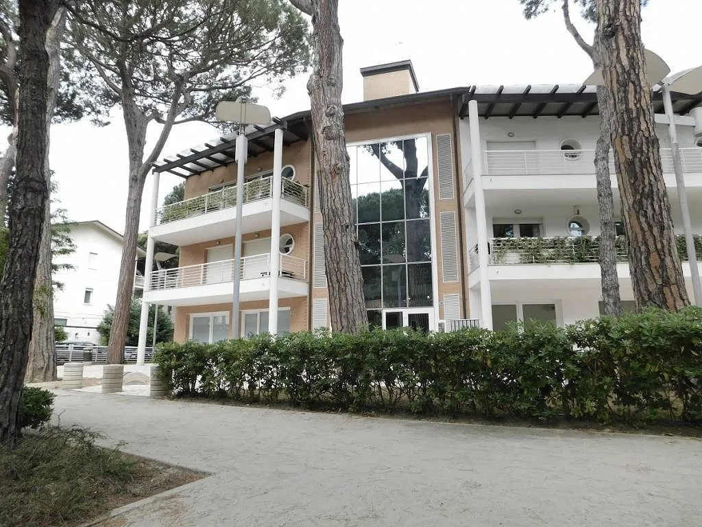 Appartamento bilocale con terrazzo in vendita a Milano Marittima